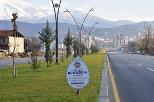 Malatya Büyükşehir Belediyesi Güz Dönemi Ağaçlandırma Çalışmaları Devam Ediyor